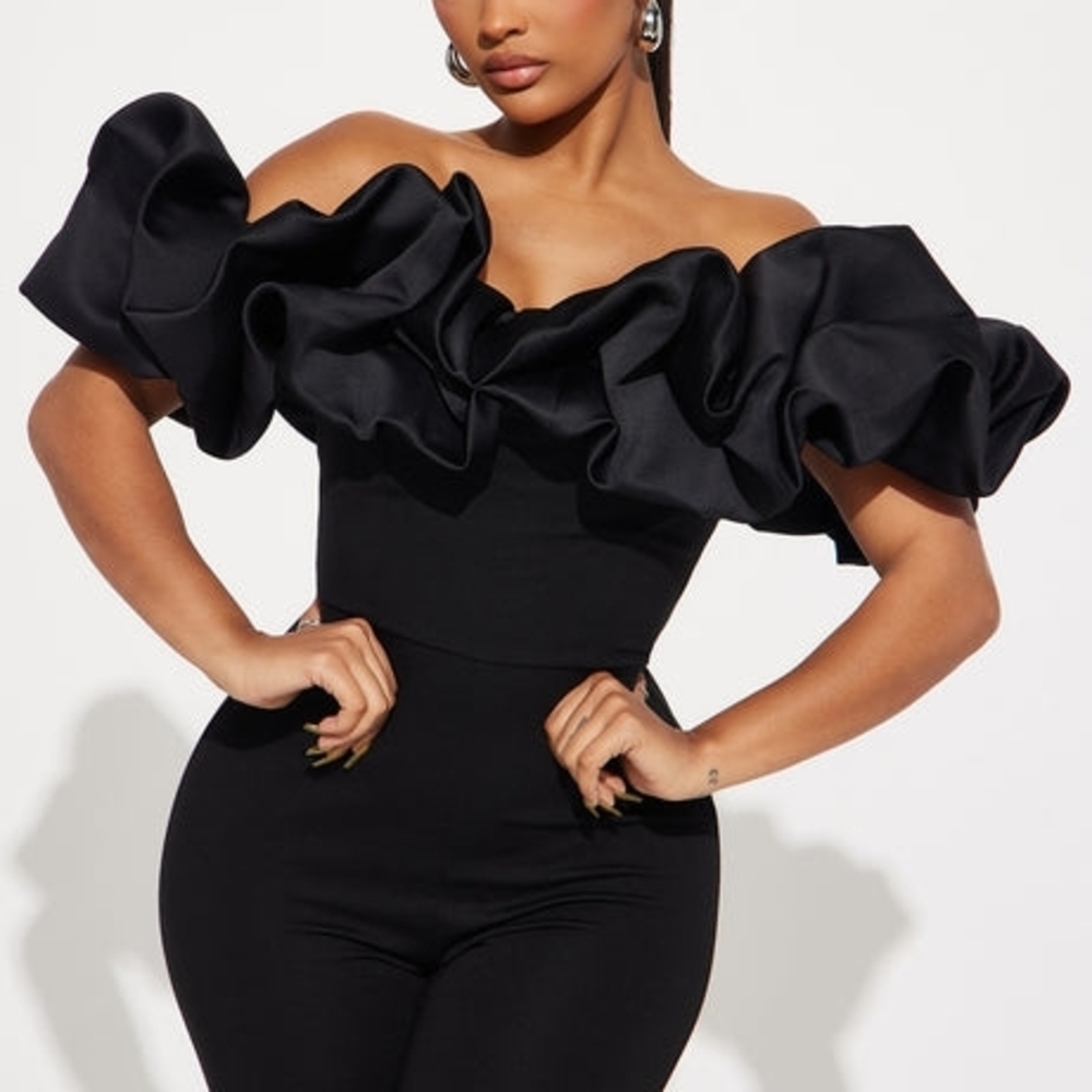 Black Off-Shoulder Ruffle Jumpsuit - Picture 4 of 4